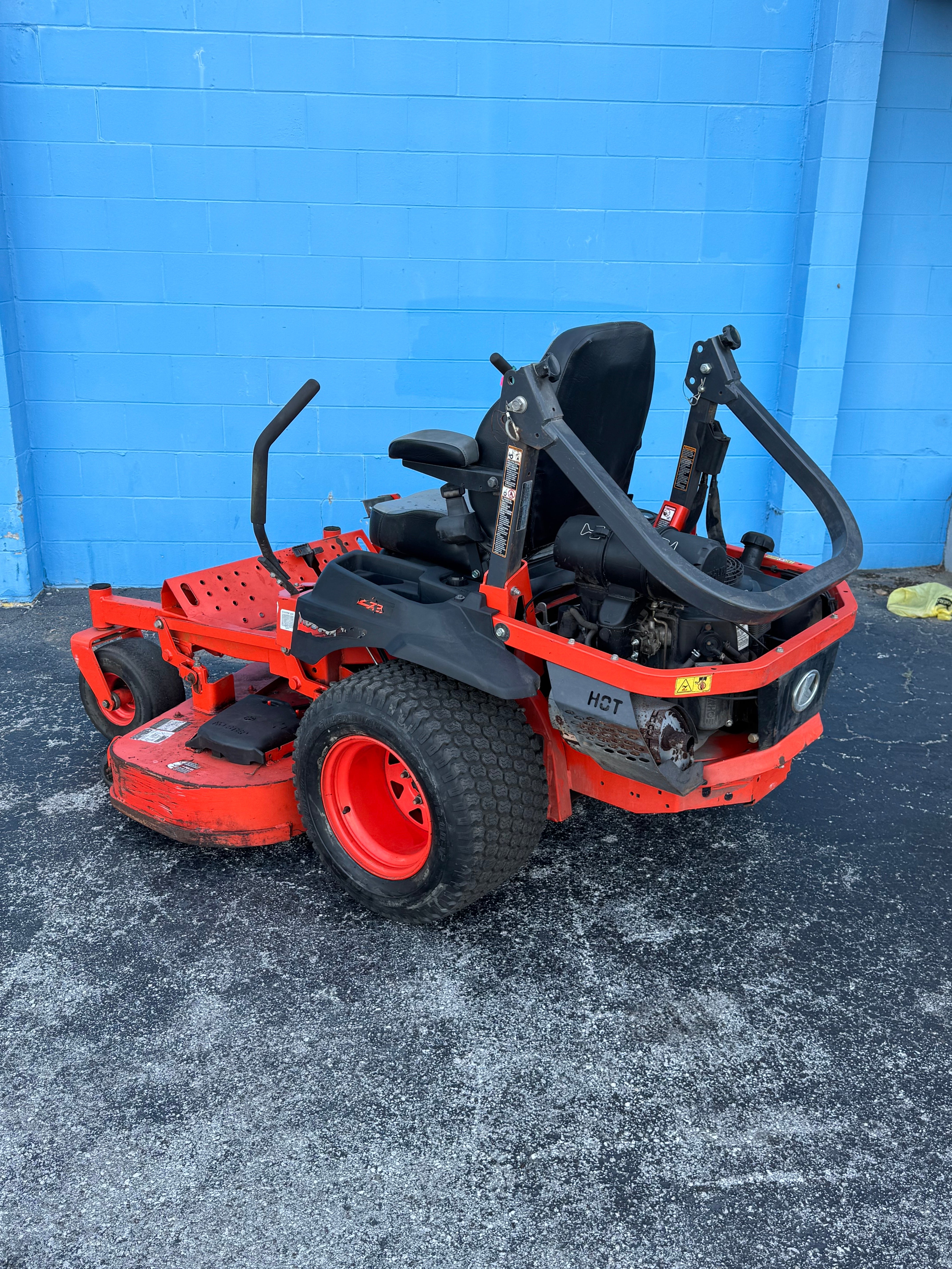 Kubota Z725KH | 60" | 27hp Kohler | Zero Turn Mower - USED