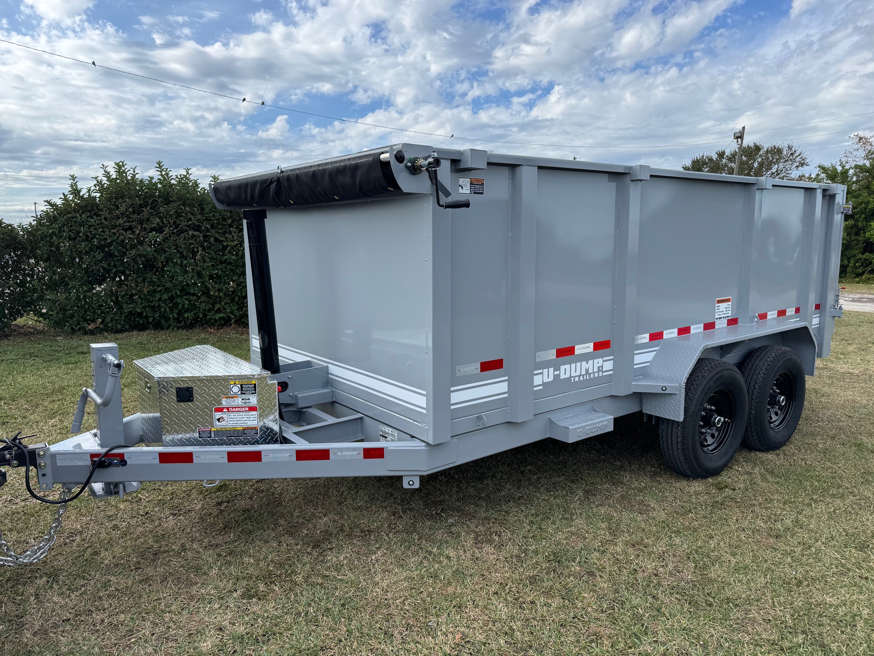 U-DUMP Low Profile Dump Trailer | 83"X14'X48" | Telescopic | 831414T-48-LP