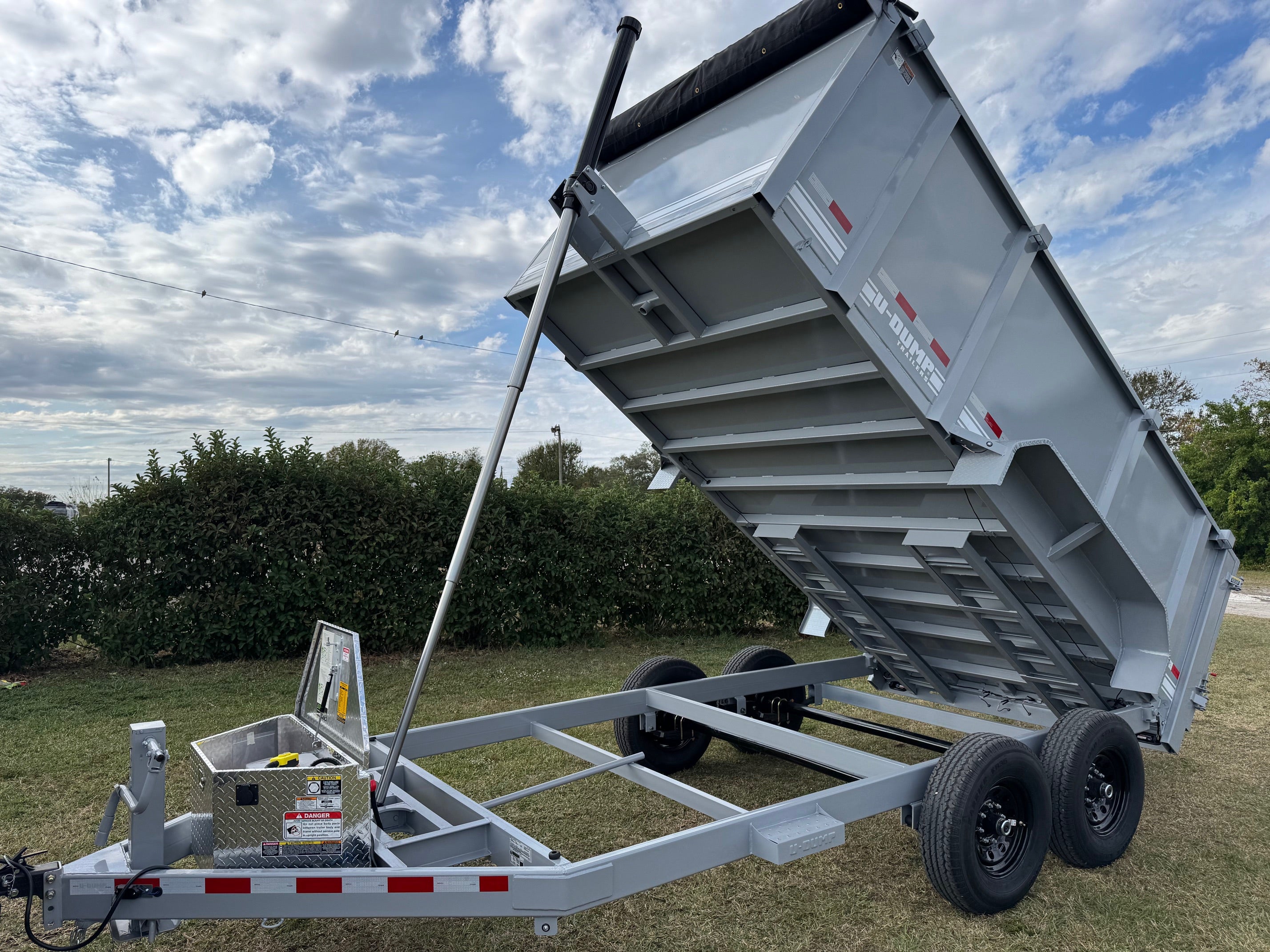 U-DUMP Low Profile Dump Trailer | 83"X14'X48" | Telescopic | 831414T-48-LP