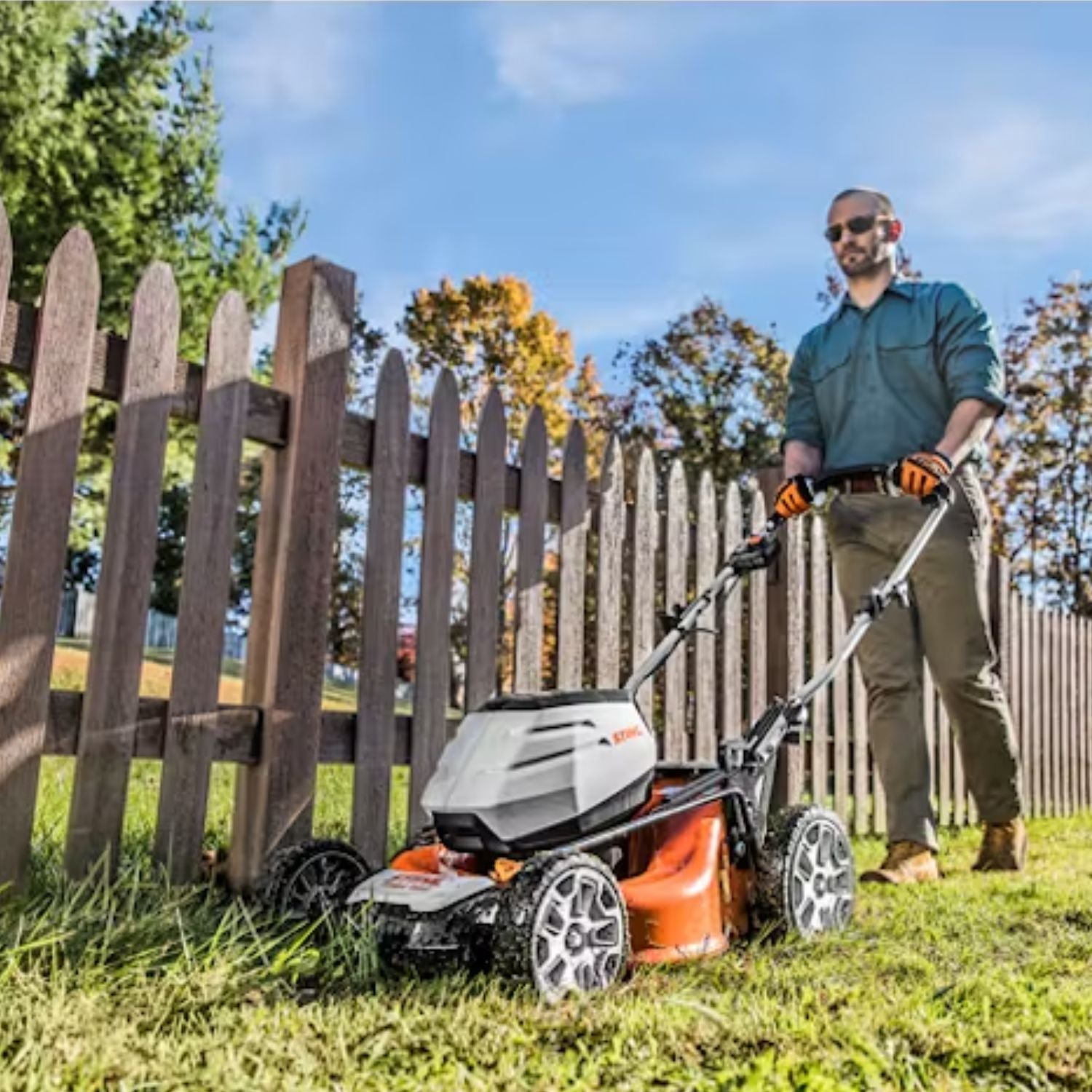 Battery lawn best sale mower stihl